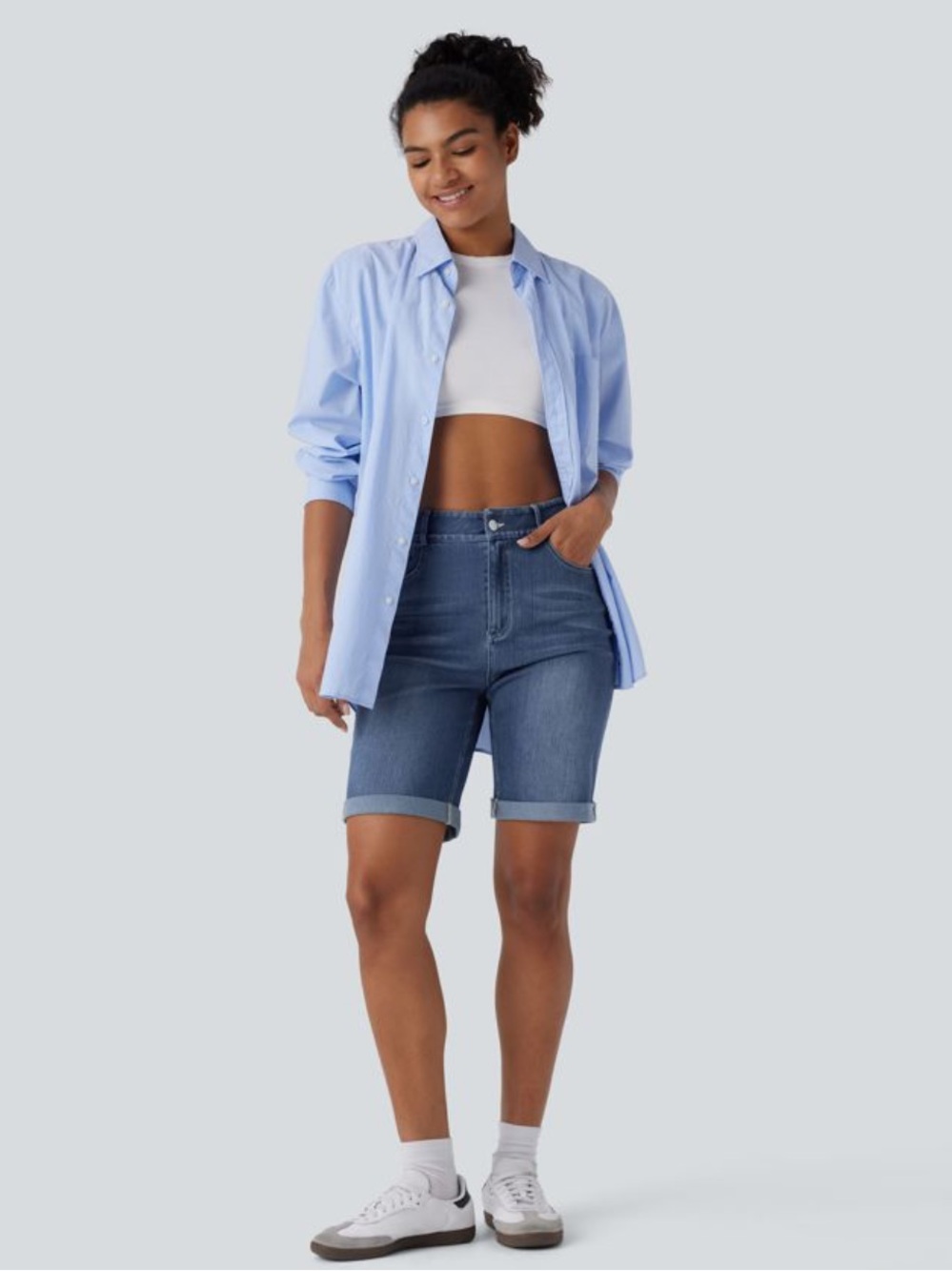 New High-Rise Roll Cuff Denim Bermuda Shorts - Blue. Size 4